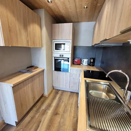 Apartment Renove 3* Au Pied Des Pistes, Balcon, Parking, Wifi, Pour 4 Personnes - Fr-1-598-133 Les Gets