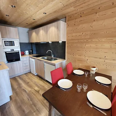 Renove 3* Au Pied Des Pistes, Balcon, Parking, Wifi, Pour 4 Personnes - Fr-1-598-133 Apartment Les Gets